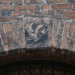 Renesansowy zwornik z godłem Orzeł na spichrzu Ciasna 6